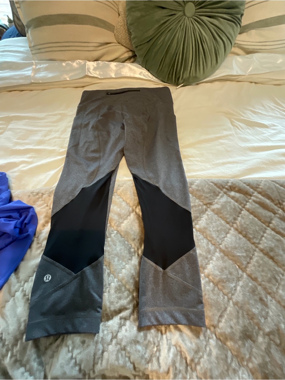 Lululemon Women’s Gray & Black Leggings